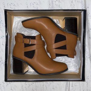 Forever 21 • Chelsea Block Heel Ankle Boots